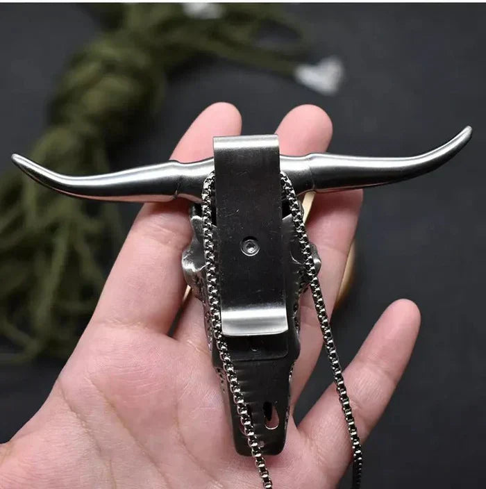 Cabeça de Touro com Adaga Secreta