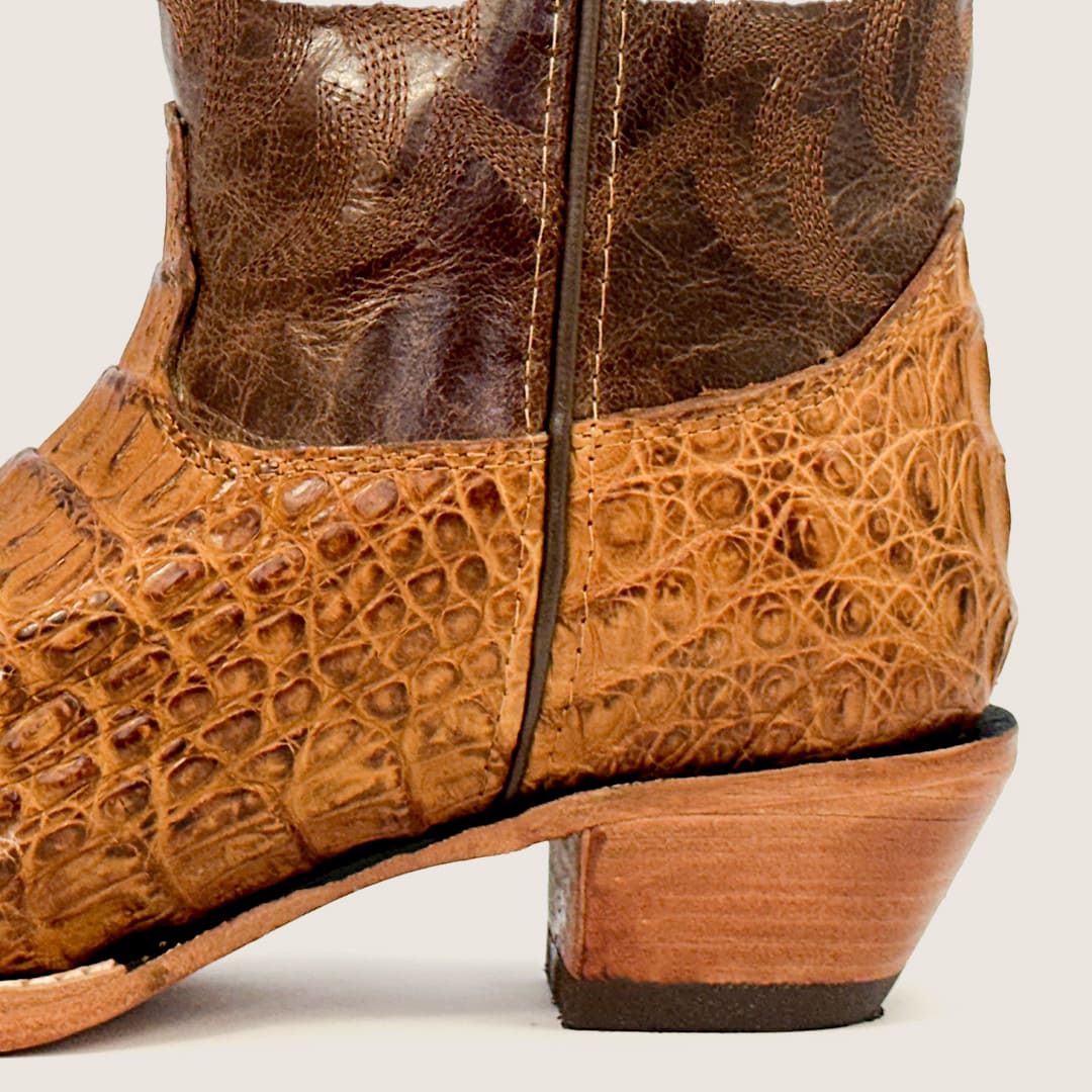 Bota Feminina Texas Center Bico Fino Couro Jacaré Atlanta Caramel 246801-JC